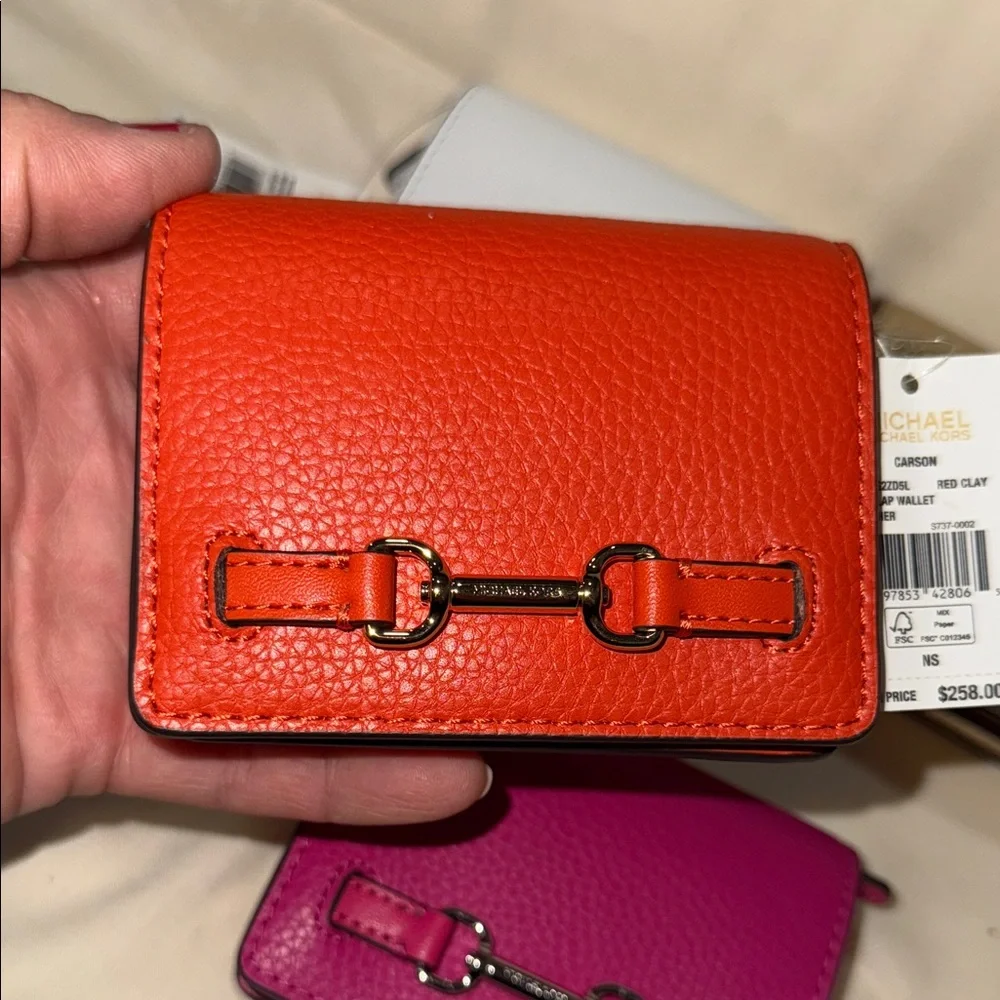 Michael Kors $258 Carson Women Pebbled Leather Flap Wallet one only - Picture 15 of 15